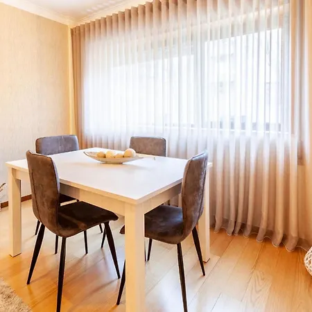 Hibiscos - Minho's Guest *